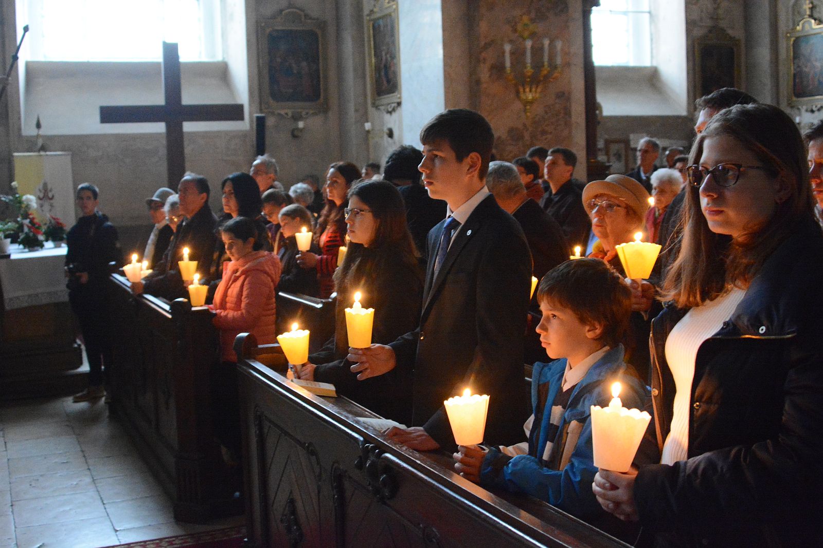 Nagyszombati feltámadási szertartás és szentmise a Szent Imre templomban